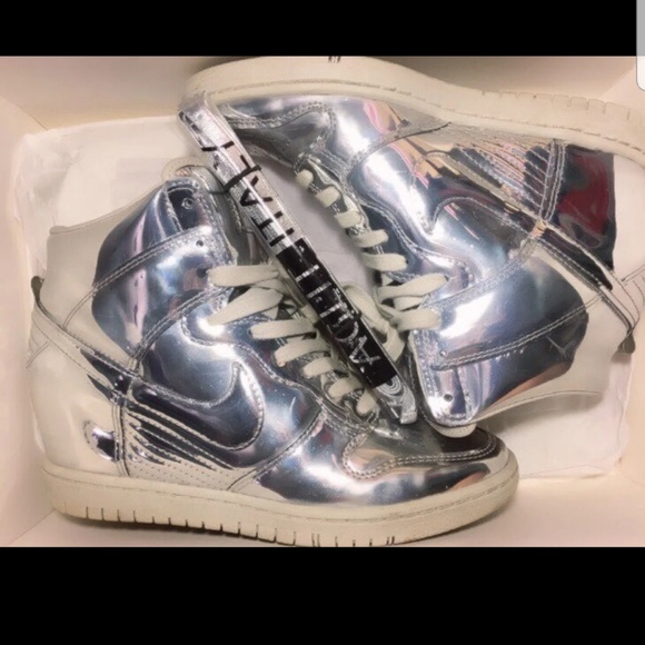 nike liquid silver